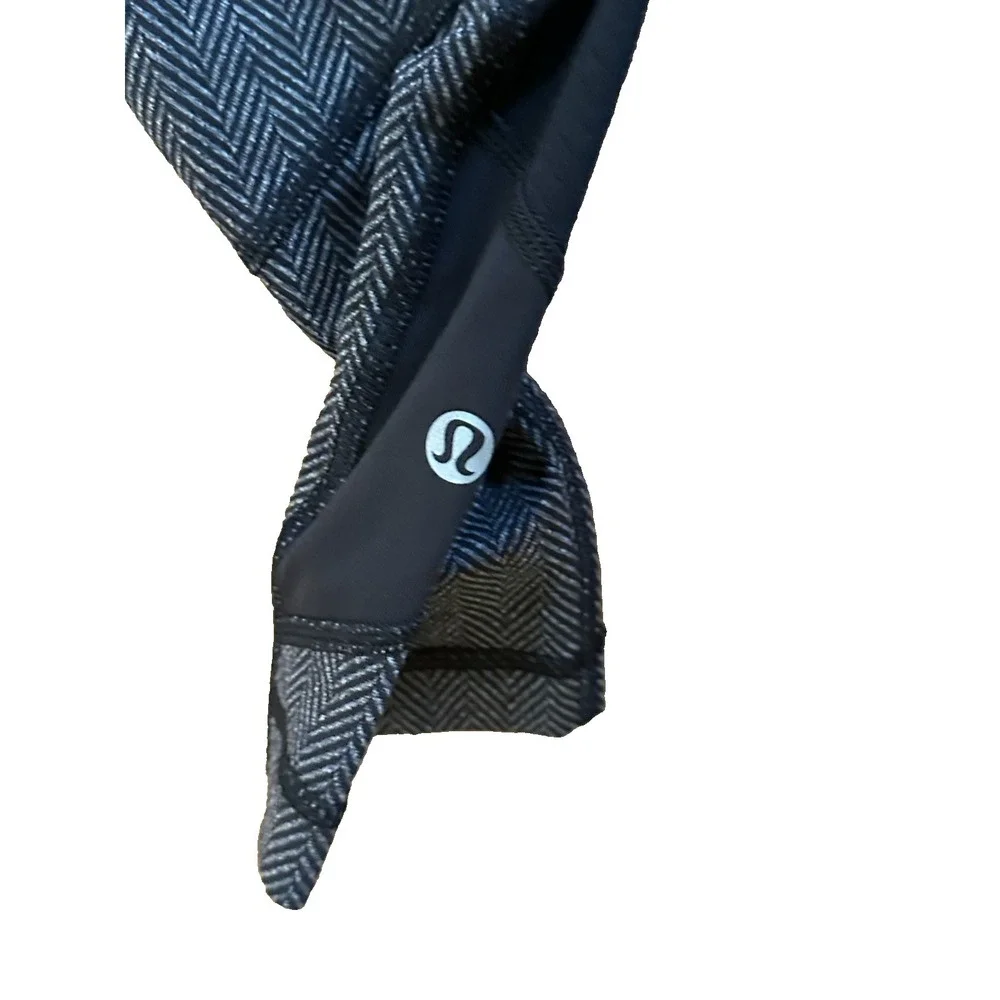Lululemon‎ Women's Size 6 Cropped Leggings 22
